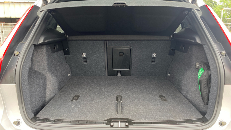 Volvo XC40 2.0 B4P Plus Dark 5dr Auto Petrol Estate